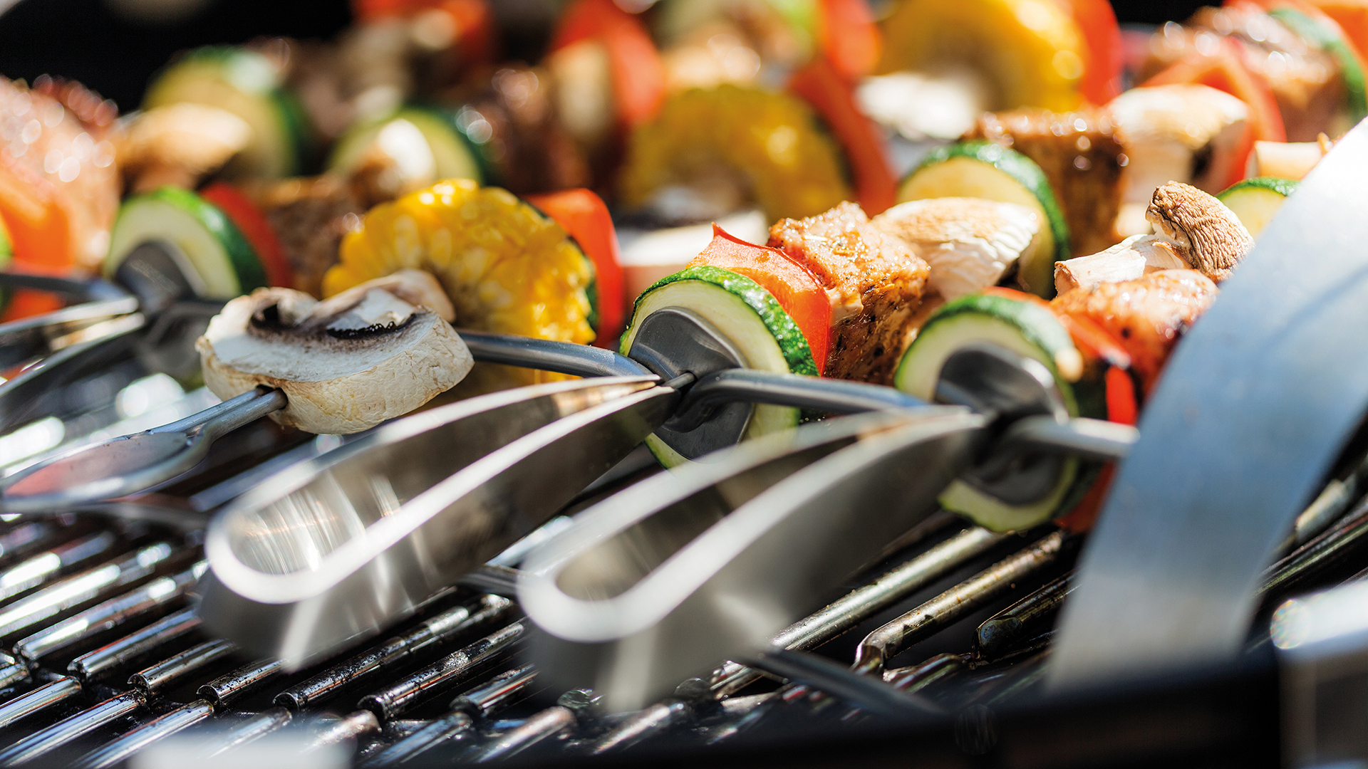 Database Publishing, Beruf, Auftragsvergabe, gedruckt, Auftragsvolumen, Flexodruck, Auftragserteilung, Information, Auflagenhöhe, Papier, Karton, Kunststoff, Anzahl, Art, Druckfarbe, Weiterverarbeitung, Versandliste, Anordnen, einzeln, Seite, Druckdatei, Druckbogen, Vorderseite, Schöndruck, Rückseite, Widerdruck, Berechnung, Seitenaufbau, Platzierung, richtig, Reihenfolge, Falzen, Schneiden, speziell, Ausschieß-Software, ApogeeX, AGFA, Prinect Signa Station, HEIDELBERG, Preps, Kodak, GRAPHIAware Nicola, GRAPHIA, Imposition Publisher, Farrukh Systems, Element, Plattenstand, platziert, Minispots, Messelement, Raster, Volltonfeld, Farbkontrolle, Prozesskontrolle, Farbkontrollstreifen, Überwachung, gleichmäßig, Farbdichte, Plattenkontrollkeil, auflagenstabil, Program, Desktop-Publishing, Layoutmontage, Seitenmontage, QuarkXPress, Adobe, InDesign, Scribus, Einsatz, Satzsystem, LaTeX, wissenschaftlich, typografisch, Qualität, Grafiksoftware, Photoshop, GIMP, Illustrator, FreeHand, CorelDraw, RagTime, Inkscape, Logo, Clipart