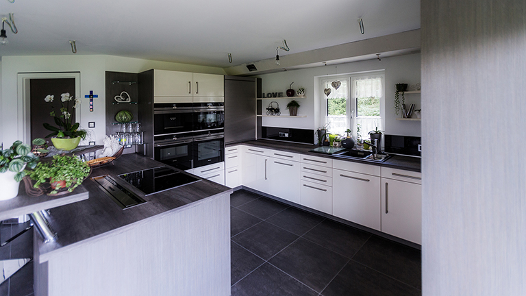 Ebene, Struktur, Analyse, On-Page-Optimierung, Keyword, Off-Page-Optimierung, Link, verbessern, hervorragend, außergewöhnlich, hartumkämpft, Gebiet, Werbematerial, Printbereich, Onlinebereich, Marke, Familienbetrieb, nebenan, etablieren, schwierig, Vorhaben, kompliziert, aufwendig, vertrauensvoll, Partner, Expertise, verfasst, Gutachten, Sachverhalt, Fachgebiet, Grafikdesign, Vorhaben, Widererkennungswert, Verwandung, Vertrauensvoll, Selbstständige, Freiberufler, persönlich, Gespräch, besprechen, Gemeinsam, Konzept, Zielgruppe, zugeschnitten, Botschaft, Menschen, erreichen, final, Wunsch, jederzeit, Designprozess, Feedback, zufrieden, glücklich, Kompetenz, fertigen, Entwurf, meisterhaft, Fotografie, schreiben, Anfang, erforderlich, Schritt, Offline, Haptik, Wahrnehmung, Objekt, Material, Tastsinn, sensorisch, Rückmeldung, Berührung, Textur, Festigkeit, Glätte, Rauheit, Eigenschaft, Gegenstand, erfassen, visuell, Aushängeschild, unverwechselbar, Wiedererkennungswert, Anfangsphase, Gründung, Existenzgründer, Selbstständiger