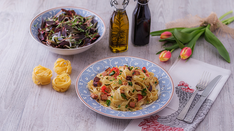 Ausgabesystem, Digitalproof, wichtig, technisch, Hilfsmittel, garantieren, Termindruck, gleichbleibend, hohes, Niveau, Druckerzeugnis, Kreativität, Erfahrung, Präzision, Umsetzungsphase, Beherrschung, professionell, Genauigkeit, Detail, erfolgreich, Umsetzung, aktiv, Kundenkontakt, gegenseitig, Informationsaustausch, ermöglichen, reibunglos, Ablauf, helfen, Fehler, vermeiden, Kontrollmedium, anspruchsvoll, Produktion, Kreativphase, Kontrollmittel, Abstimmung, Agentur, Auftraggeber, Einsatz, farbverbindlich, rechtsverbindlich, Medienstandard, ISO-Norm 12647-2, Leistung, Überblick, Bildretusche, High-End-Scan, entscheidend, optimal, Druckprozess, zuverlässig, individuell, Arbeitsschritt, notwendig, Produktionsprozess, perfektionieren, Datenaufbereitung, überzeugen, Druckvorstufenberatung, Verpackungslösung, minimieren, optimieren, höchste, wirtschaftlich, gesetzeskonform, Onboarding, Einarbeitung, Integration, Mitarbeiter, Unternehmen, inklusive, Maßnahme, gut, Start, Mitarbeitende, gleichermaßen, Druckqualität