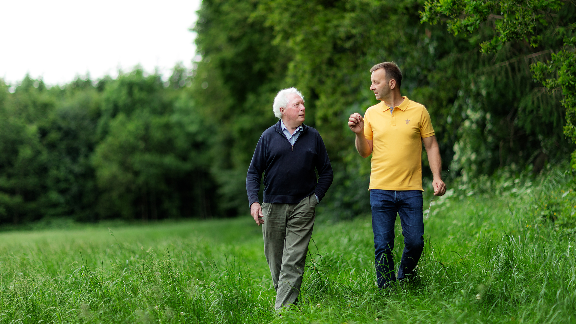 Beharrlichkeit, Beständigkeit, Handeln, Gegensatz, Inkonsequenz, Ausrichtung, gegenwärtig, zukunft, Erfordernis, Markt, Online Marketing, Social Media Marketing, SMM, etabliert, Marketingmaßnahme, Kommunikationspolitik, Distribution, gezielt, Firma, Produkt, Marke, bewerben, Image, verbessern, Mensch, Bekanntheitsgrad, Publikum, schnell, kostengünstig, klassisch, Rückmeldung, Erfolg, Maßnahme, Kampagne, B2B-Unternehmen, Kommunikationsstrategie, Leitfaden, Ranking, Messenger, Funktionalität, Freund, Kontakt, Posts, Like-Button, Kommentar, Privatpersone, privat, Darstellung, Person, Bekannte, Vordergrund, Facebook-Fanpage, Facebook-Nutzer, Algorithmus, Relevanz, Newsfeed, Dachmarke, Meta, Kommunikationsplattform, Zukunft, entwickeln, Metaverse, YouTube, MAUs, Videoportal, Google, Videoplattform, Themen, kostenlos, Webbrowser, ansehen, bewerten, hochladen, Content, liken, verbreiten, Abonnent, Klick, markenspezifisch, Viralität, Werbeplattform, attraktiv, Anzeigenformat, Video Ads, platzieren, WhatsApp, Messaging-Dienst, Austausch
