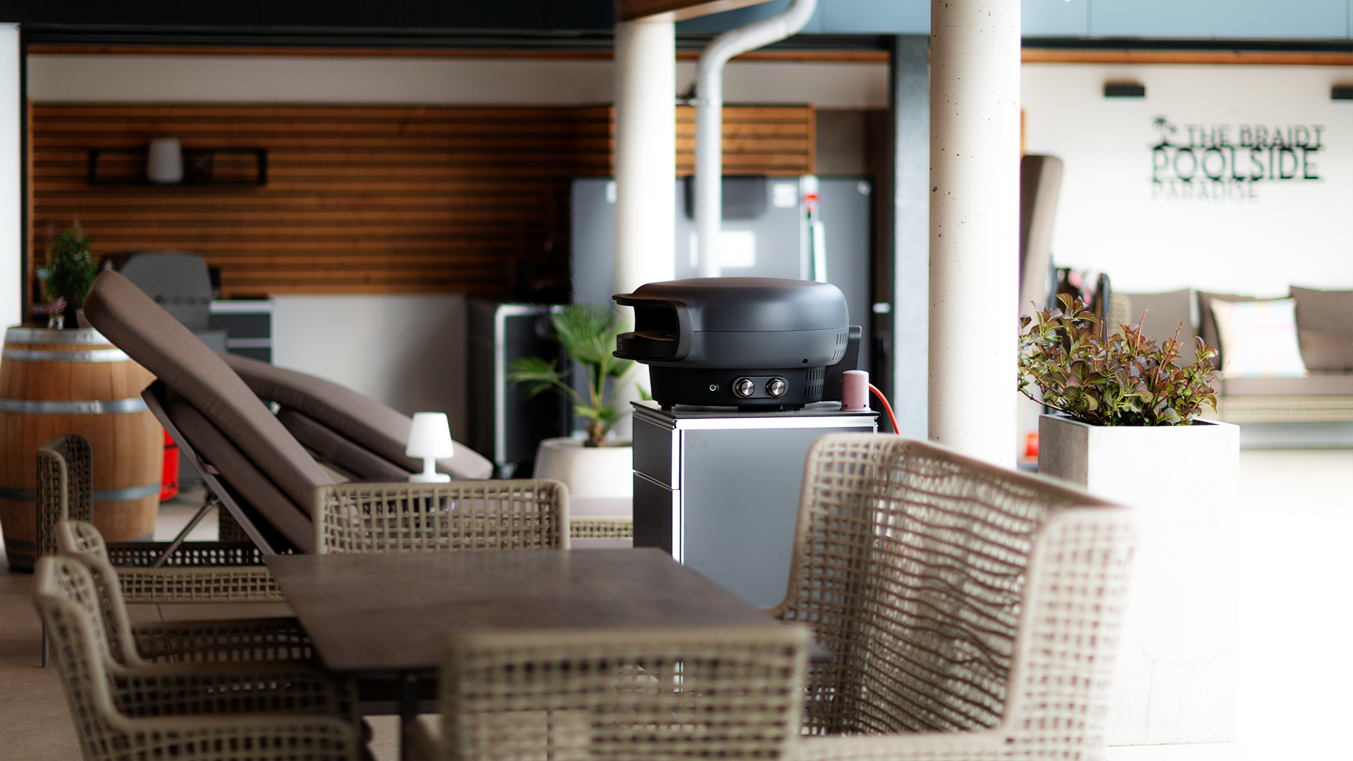 Lederwaren, handgefertigt, beliebt, charakteristisch, Kunst, Mode, Schuhe, Kleider, können, ebenfalls, interessant, Kauf, sein, besonders, Stadt, Mailand, Florenz, Grana Padano, Wurstwaren, Grappa, Auswahl, traditionell, italienische Gerichte, sehr hoher Qualität, Schinken, vieles, mehr, Meer, Nudeln, Mehl, geschälte Tomaten, Tomatenmark, italienische Nudeln, Fertigreis, Risotto, Nudelsaucen, Aufschnittvariationen, Käseplatte, Gemüsespezialitäten,  Meeresfrüchtevariationen, groß, Bandbreite, Geschenkpakete, biologisch, biodynamisch, Demeter, zertifiziert, alkoholfrei, glutenfrei, vegetarisch, vegan, Familiengeführt seit 1912, Shoppingparadies, Tipps, Einkauf, besten, Adressen, Orte, Shoppingtipps, Lebensart, Norden, wichtig, Modezentren, verwunderlich, Boutiquen, prestigeträchtigsten, Marken, Markt, südländisch, Flair, Emotionen, duftet, frisch, Cafebar, reges, Treiben, einzigartig, Weinliebhaber, Weinabteilung, Antipasti, Aufstriche, Dolci, Backen, Dessert, BIO-Produkte, Colazione, italienisches Frühstück, Essig, Öl, Fisch